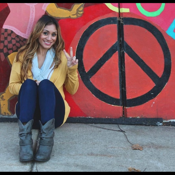 Meet your Posher, Stefanie - Picture 1 of 1